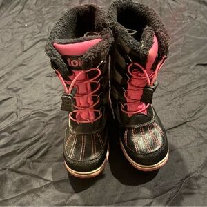 Weather Protector by totes Girls Snow Boots Pink Black Size 11M kids Faux Fur